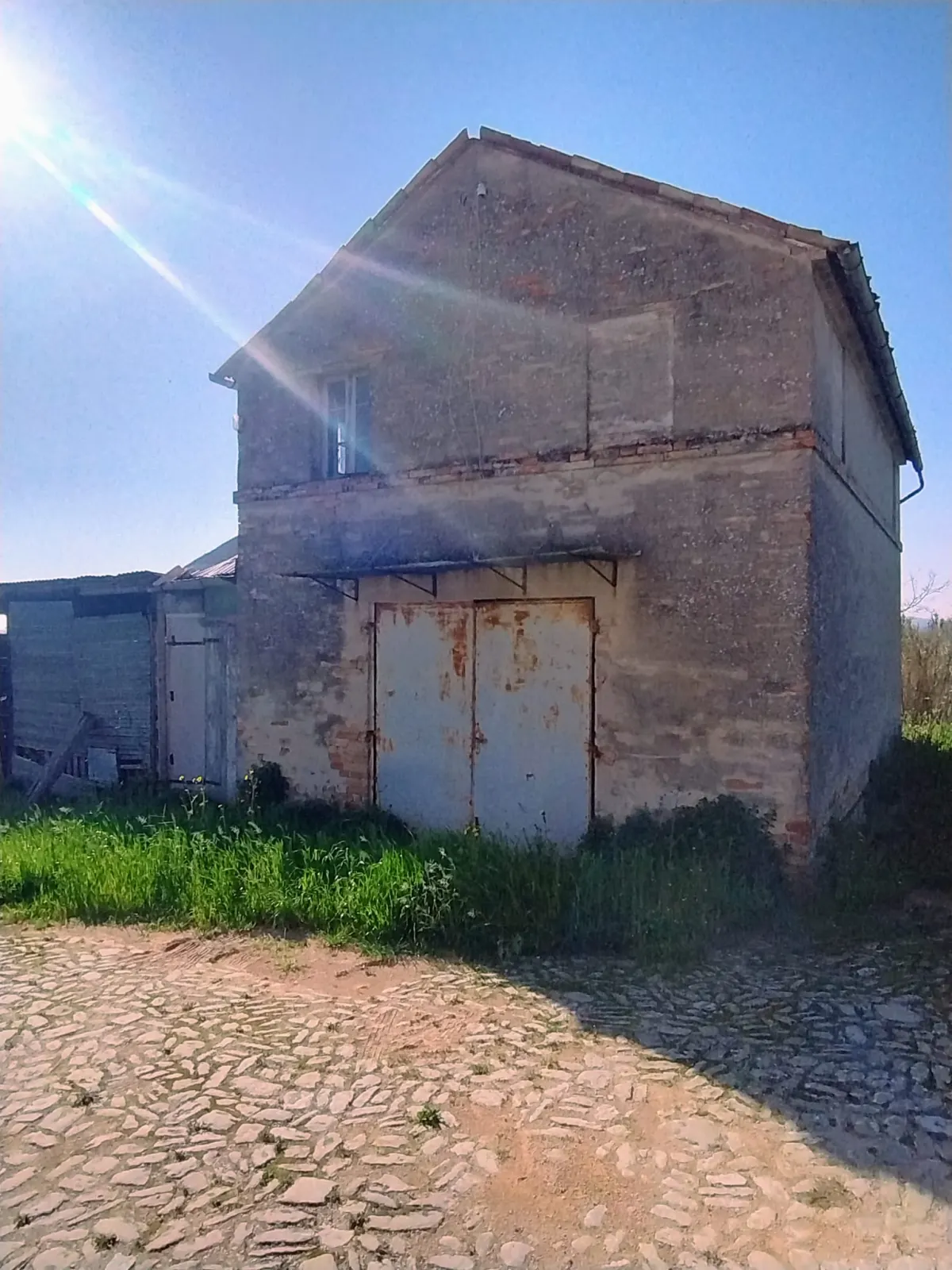 Casale di ampia metratura diviso in due unita' immobiliari piu' annesso per possibile  terza unita' immerso nel verde, in parte ristrutturato. · foto 51