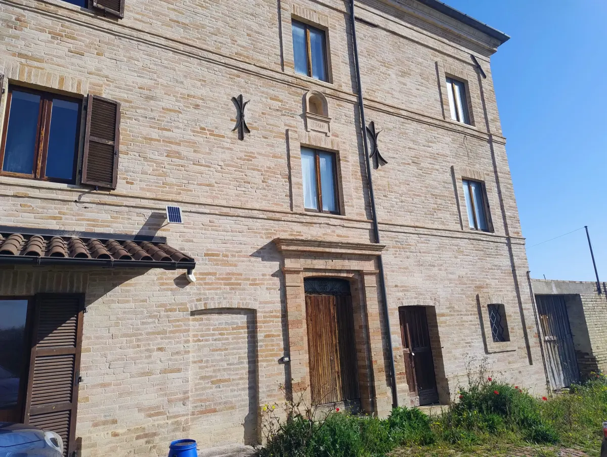 Casale di ampia metratura diviso in due unita' immobiliari piu' annesso per possibile  terza unita' immerso nel verde, in parte ristrutturato. · foto 55