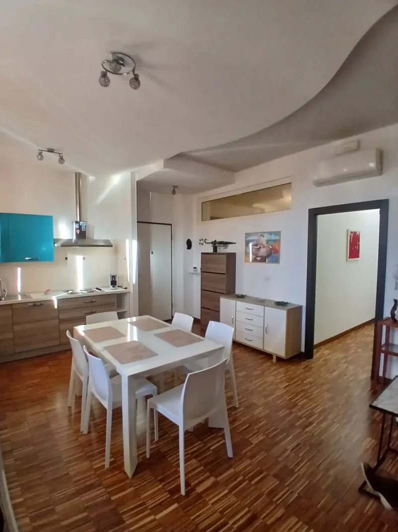 Appartamento con ingresso indipendente · foto 3