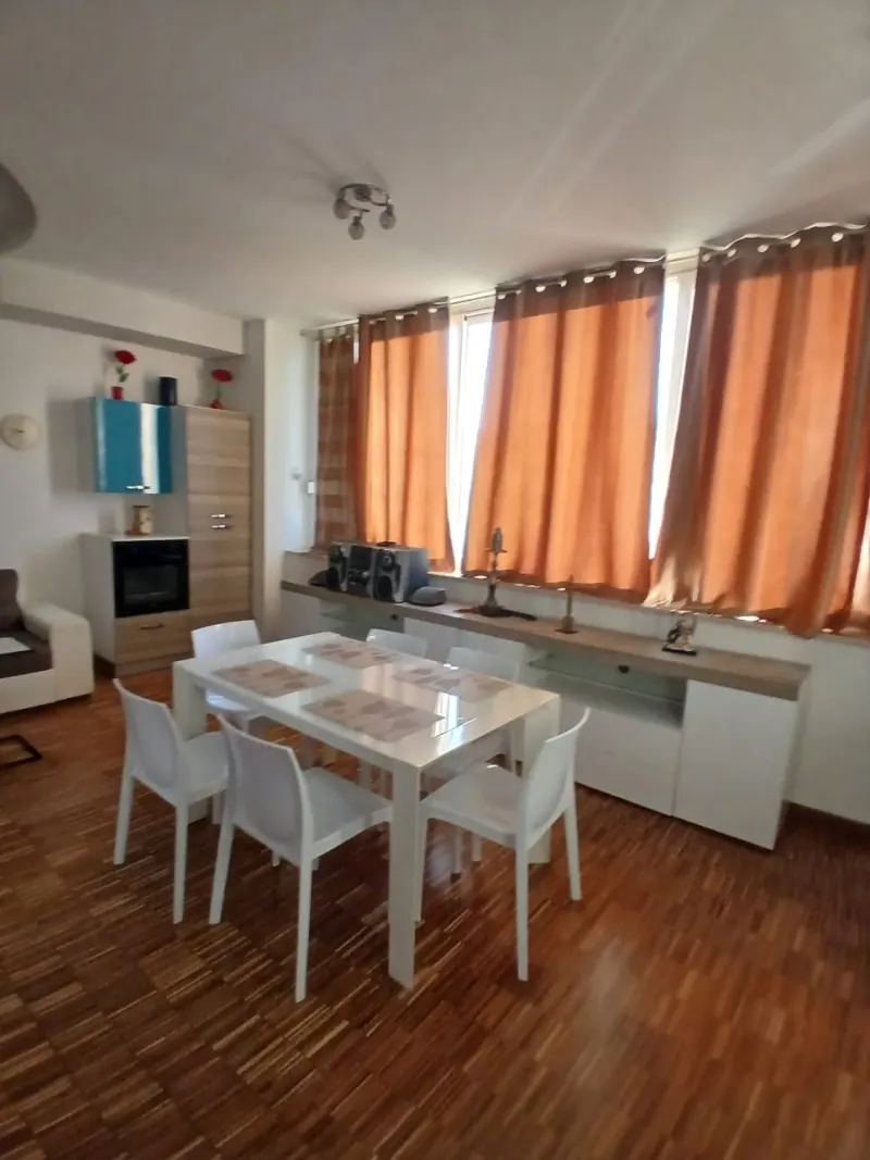 Appartamento con ingresso indipendente · foto 5