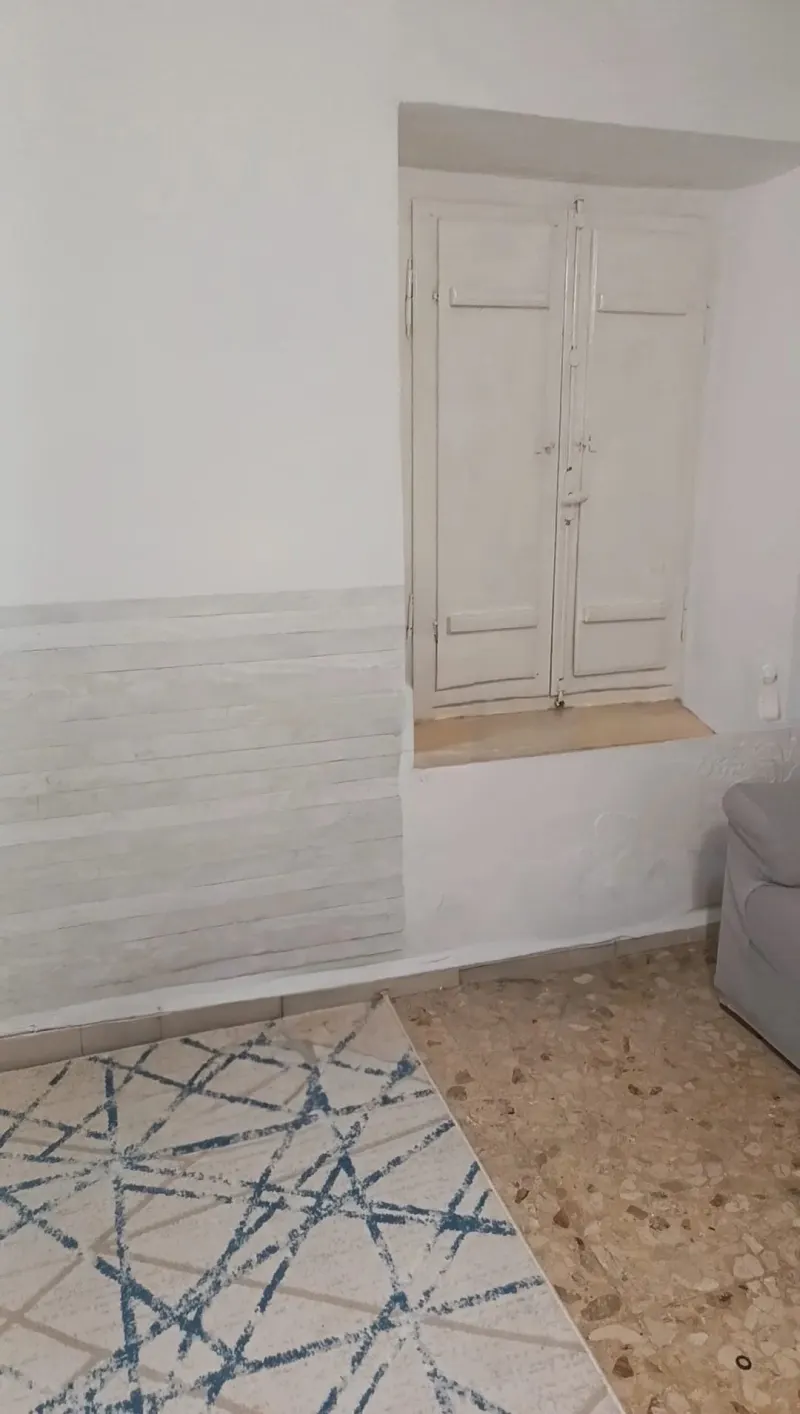 Casa semi-indipendente di 100mq Cielo Terra, su più livelli con 250 mq Corte/Giardino, P. Auto. Garage circa 25 mq Recintata. · foto 2