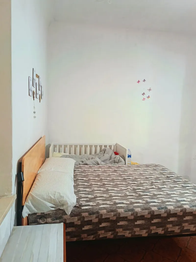 Casa semi-indipendente di 100mq Cielo Terra, su più livelli con 250 mq Corte/Giardino, P. Auto. Garage circa 25 mq Recintata. · foto 5