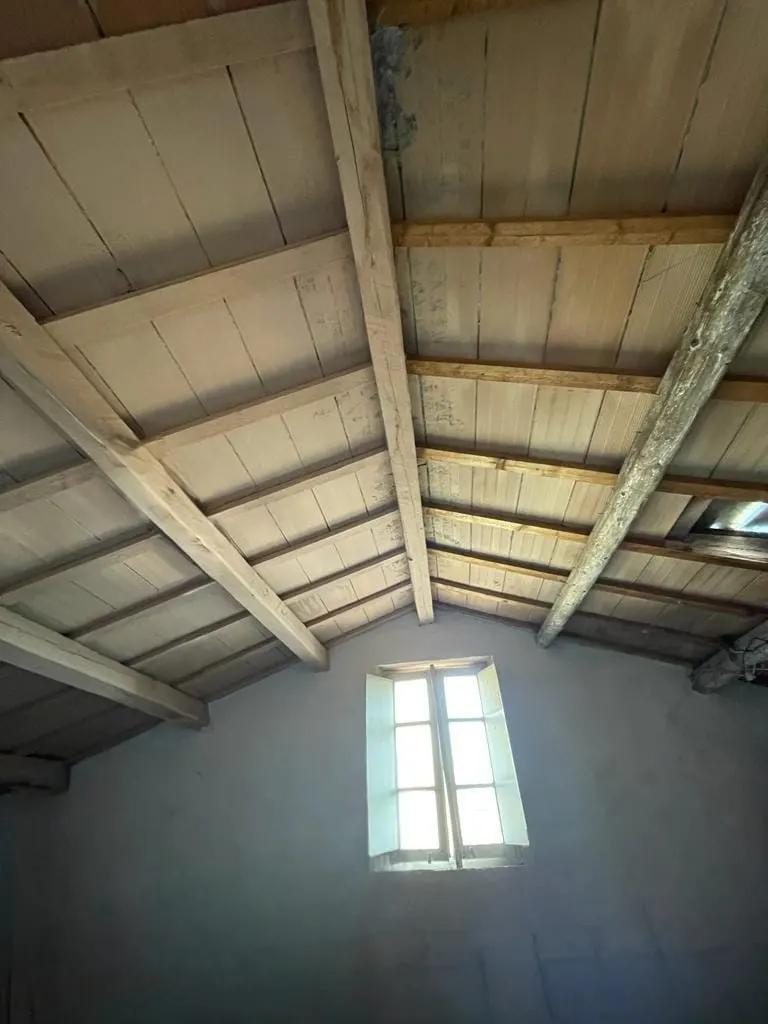 Casa semi-indipendente di 100mq Cielo Terra, su più livelli con 250 mq Corte/Giardino, P. Auto. Garage circa 25 mq Recintata. · foto 9