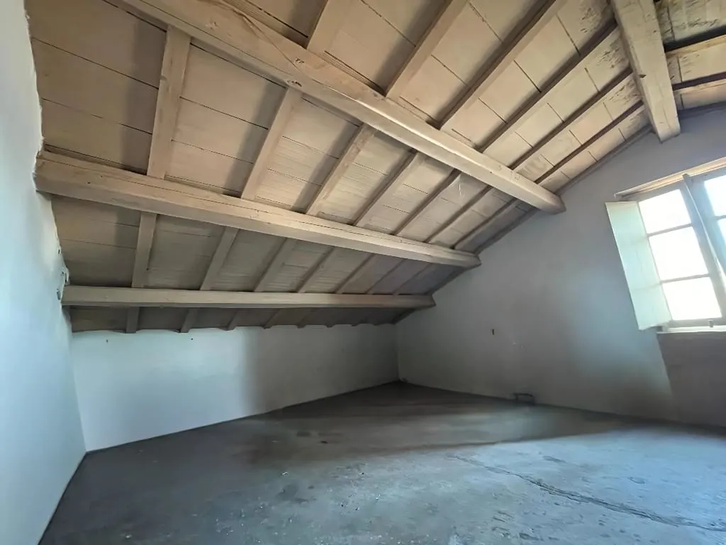 Casa semi-indipendente di 100mq Cielo Terra, su più livelli con 250 mq Corte/Giardino, P. Auto. Garage circa 25 mq Recintata. · foto 10