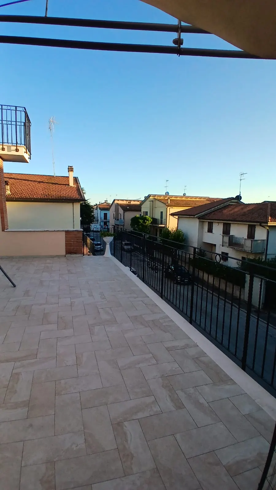 Appartamento di 160 mq con terrazza e garage di140 mq · foto 9
