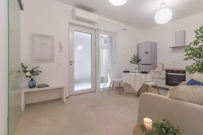 Appartamento con ingresso indipendente · foto 2