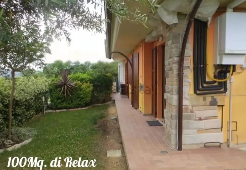 Appartamento di grande pregio Zona Residenziale con Giardino, Serra Solare e Vista Paesaggistica con Garage. a Montegranaro