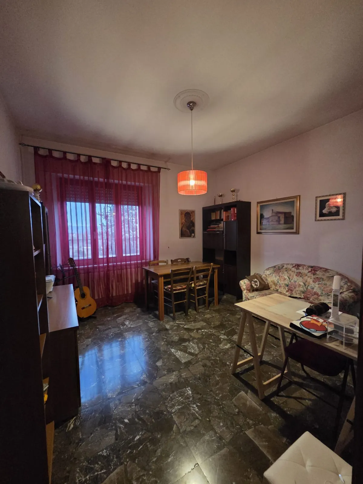 Appartamento ampia metratura in bifamigliare, secondo piano senza ascensore con piccolo garage, soffitta e corte. · foto 12