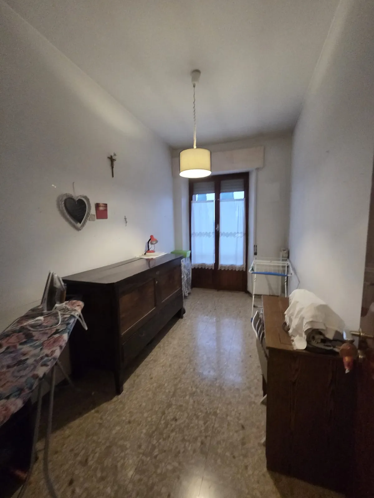Appartamento ampia metratura in bifamigliare, secondo piano senza ascensore con piccolo garage, soffitta e corte. · foto 14