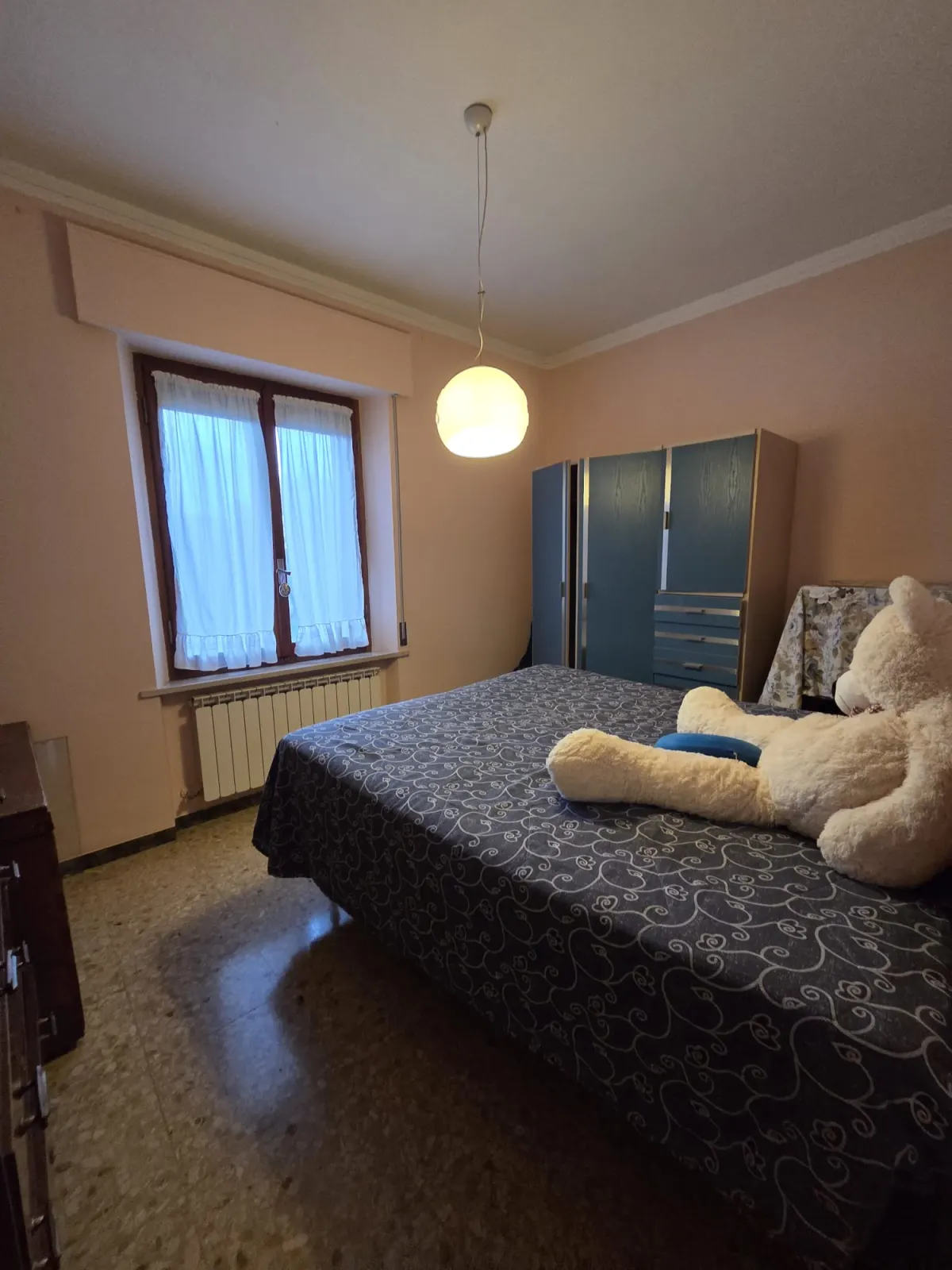 Appartamento ampia metratura in bifamigliare, secondo piano senza ascensore con piccolo garage, soffitta e corte. · foto 7