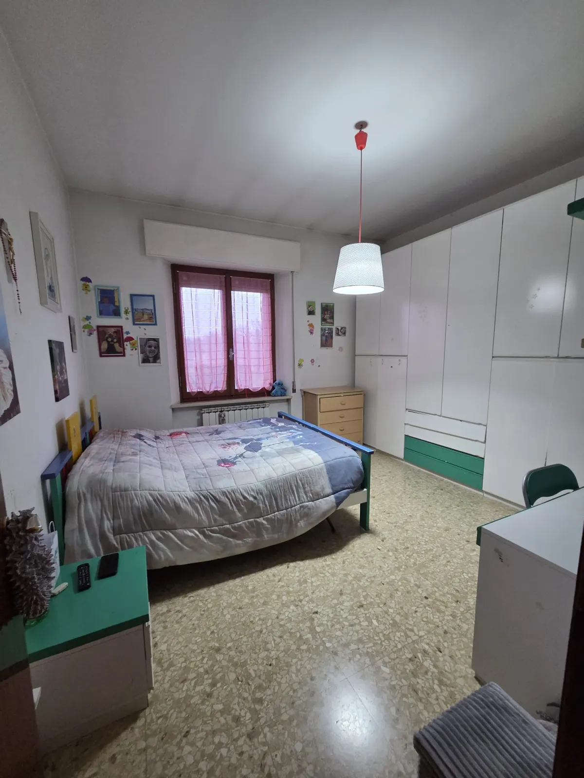 Appartamento ampia metratura in bifamigliare, secondo piano senza ascensore con piccolo garage, soffitta e corte. · foto 10