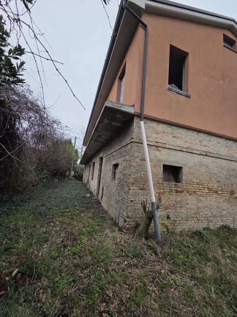 Casale da ultimare con terreno · foto 5