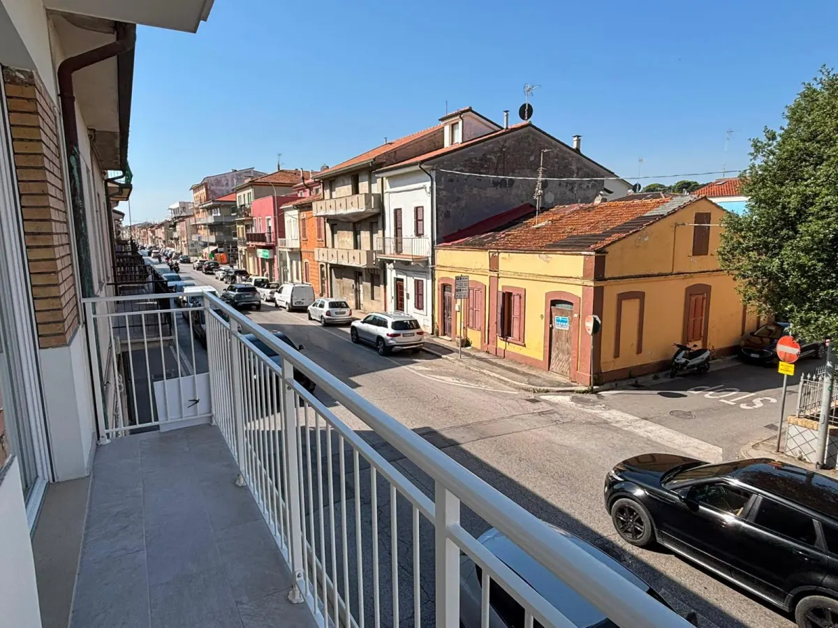 Cielo terra frontemare, completamente ristrutturato, predisposizione per due appartamenti autonomi · foto 14