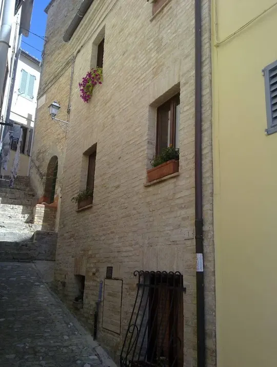 Bellissima casa a schiera ristrutturata a Fermo
