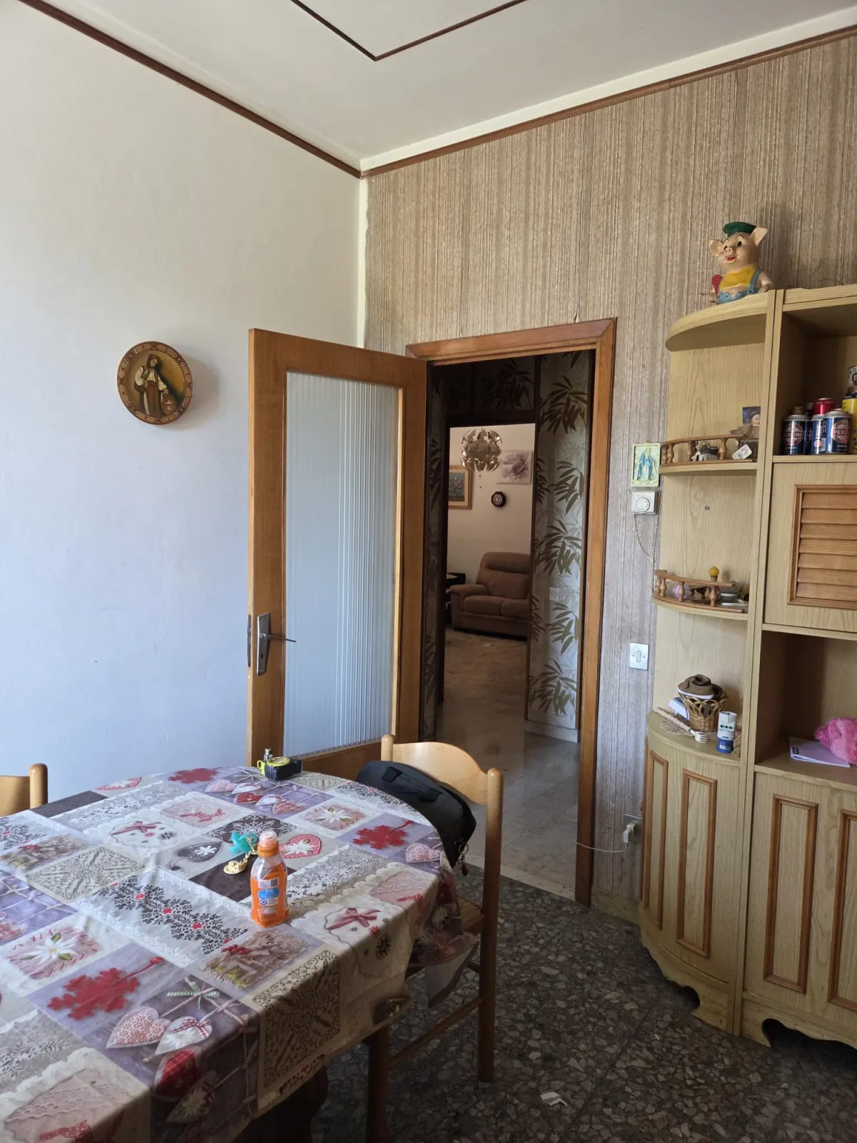 Abitazione indipendente di ampia metratura diviso 3 appartamenti con 3 garage e laboratorio di mq. 100 trasformabile in civile abitazione, corte e giardino.  Da ristrutturare Da ristrutturare · foto 24