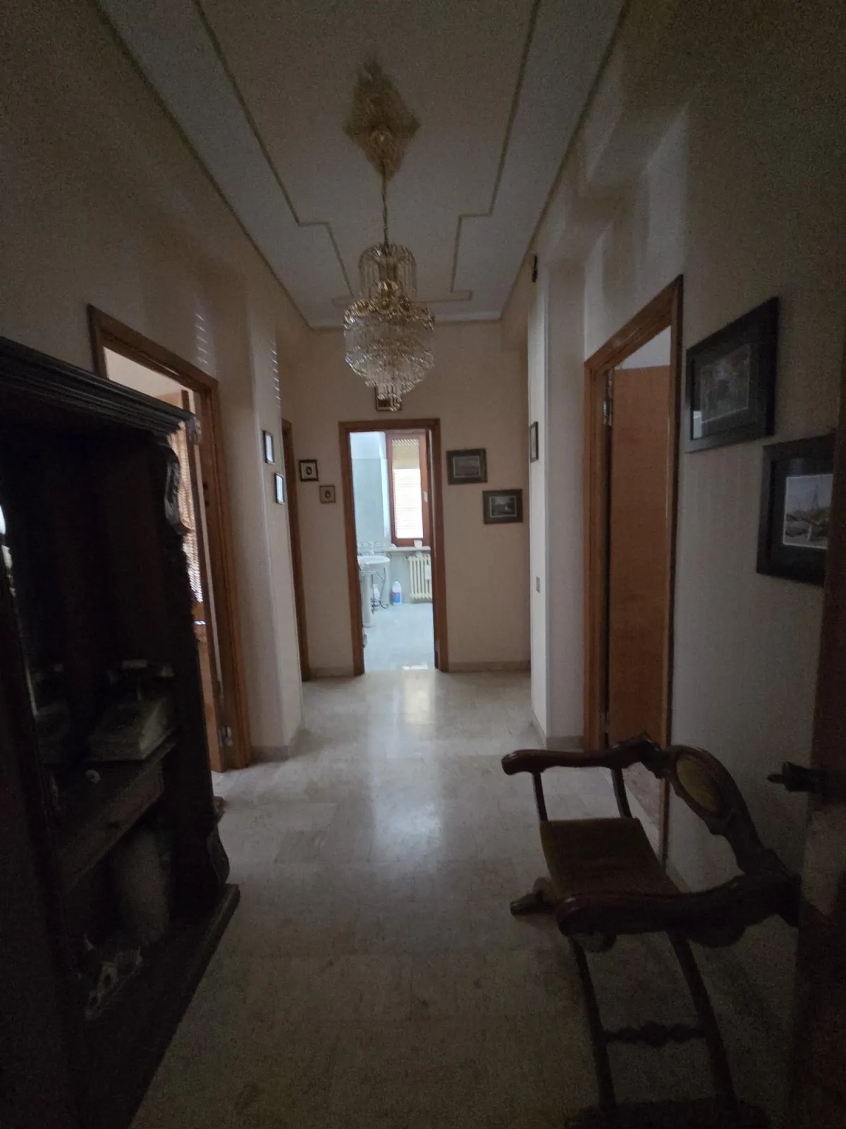 Abitazione indipendente di ampia metratura diviso 3 appartamenti con 3 garage e laboratorio di mq. 100 trasformabile in civile abitazione, corte e giardino.  Da ristrutturare Da ristrutturare · foto 29