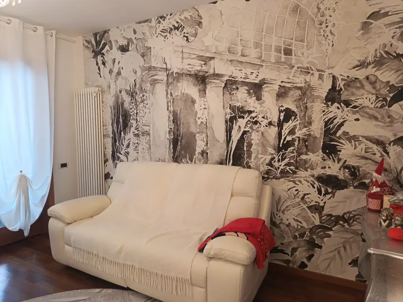 Bilocale completamente arredato con terrazzo affitto fin da subito Luglio-Agosto eventuale Settembre.Info Martina Tel.379/2790714 · foto 4