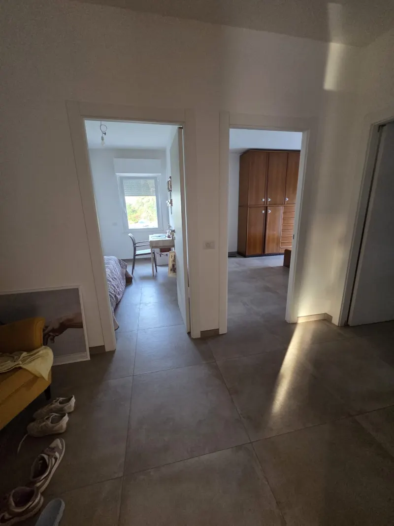 Abitazione indipendente su unico livello + garage e ampio locale magazzino al piano s1 · foto 2