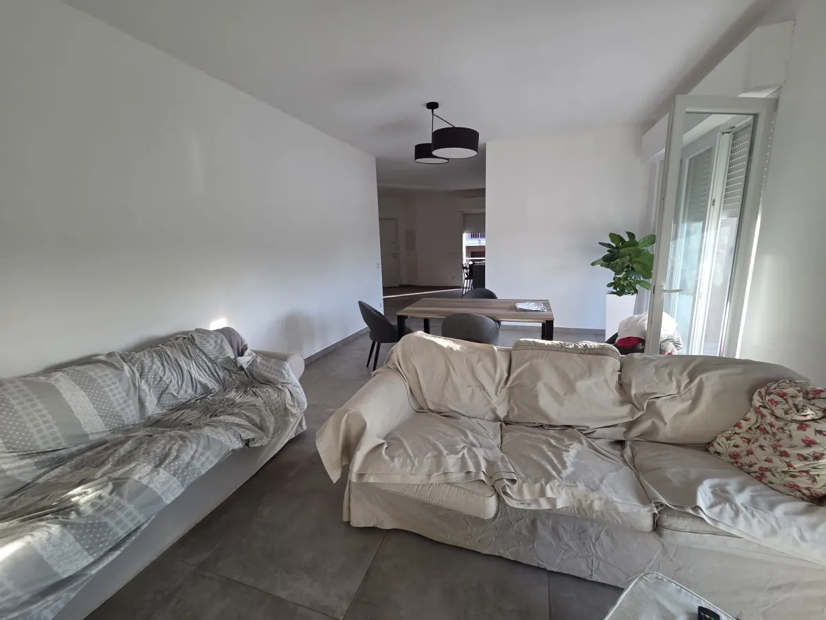 Abitazione indipendente su unico livello + garage e ampio locale magazzino al piano s1 · foto 11