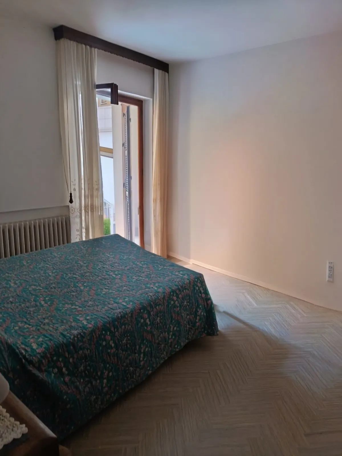 Casa Indipendente di 3 piani+ mansarda con laboratorio al P. Terra e grande garage doppio · foto 17