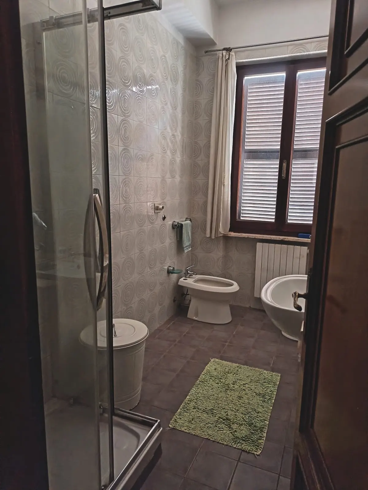 Casa Indipendente di 3 piani+ mansarda con laboratorio al P. Terra e grande garage doppio · foto 19