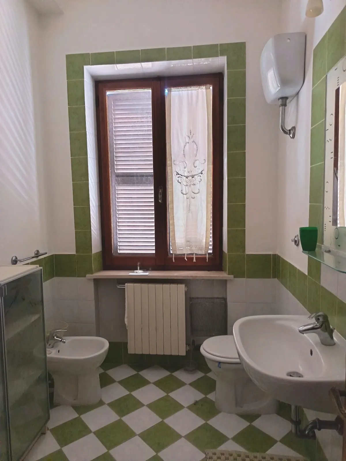 Casa Indipendente di 3 piani+ mansarda con laboratorio al P. Terra e grande garage doppio · foto 7