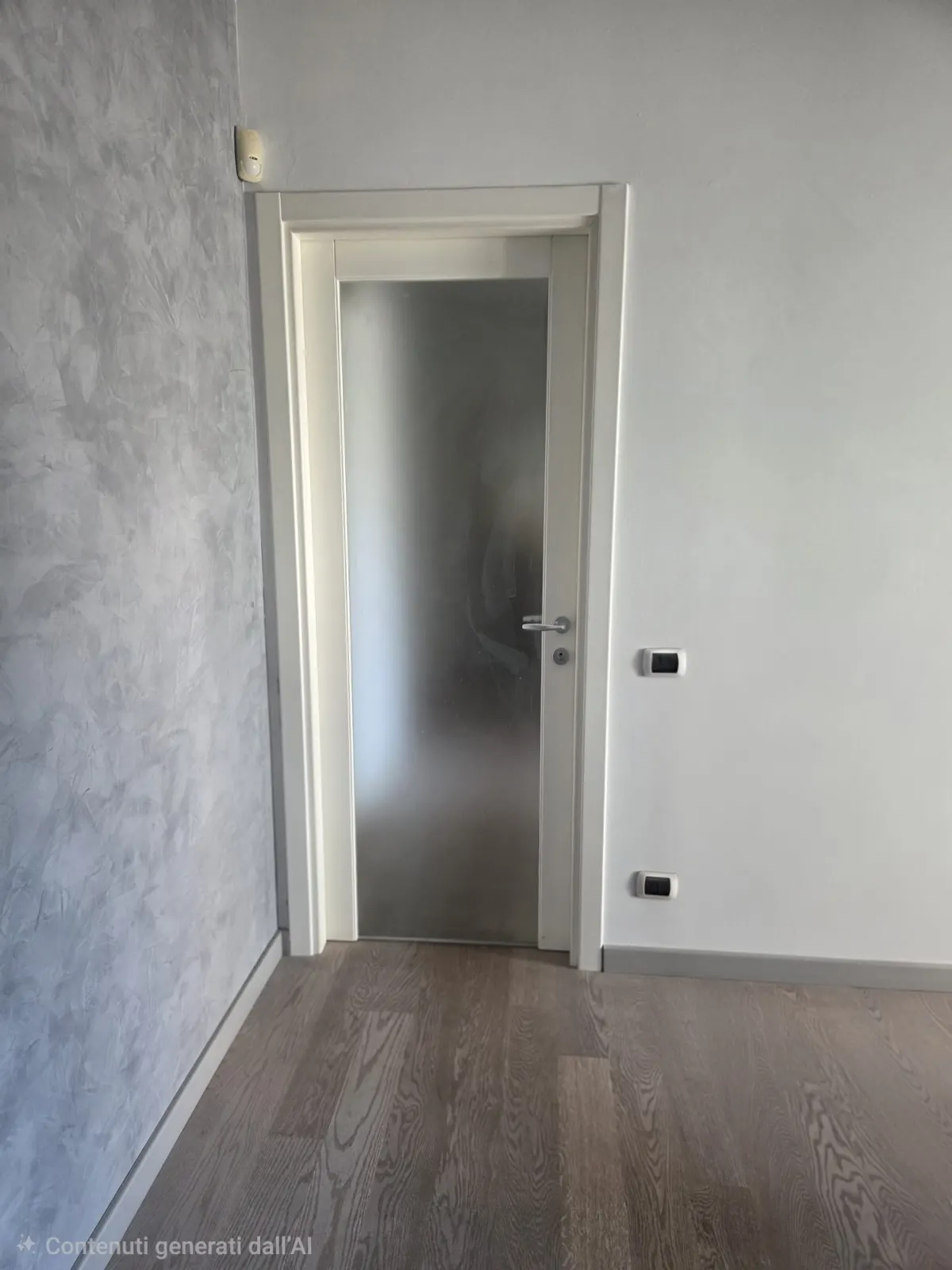 Bellissimo appartamento pari al nuovo nella zona piu' in della citta'. Adiacente al parco e a due passi dal centro, trilocale composto da soggiorno con cucina semiabitabile a vista, camera matrimoniale, cameretta, bagno,, terrazzo loggiato  mq. 12 · foto 8