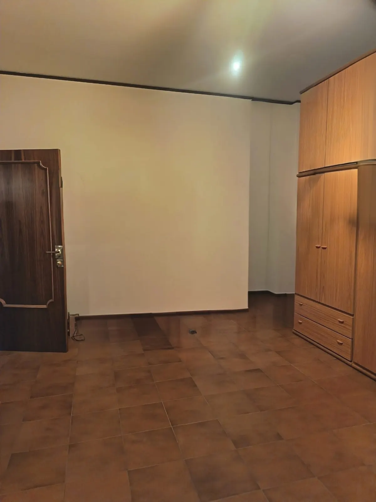 Appartamento di 130 mq con Open Space, 3 camere, 1 bagno finestato, ripostiglio, grande terrazzo e 2 terrazzini, soffitta di 20 mq al 2°P senza ascensore. · foto 21