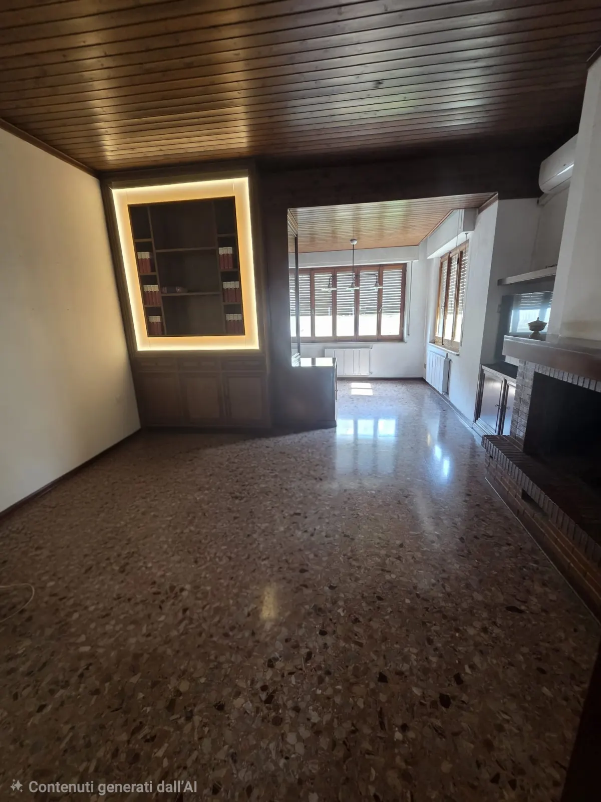 Appartamento ampia metratura, tra centro e mare, in quadrifamigliare, secondo ed ultimo piano + soffitta, senza ascensore. Divisibile in 2 appartamenti · foto 12