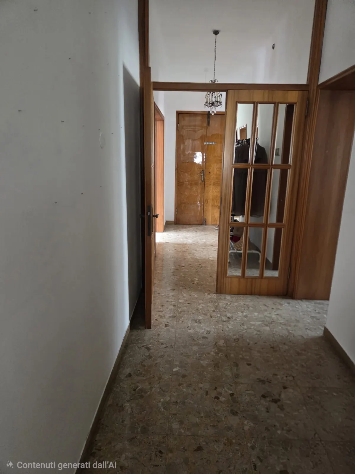 Appartamento ampia metratura, tra centro e mare, in quadrifamigliare, secondo ed ultimo piano + soffitta, senza ascensore. Divisibile in 2 appartamenti · foto 15
