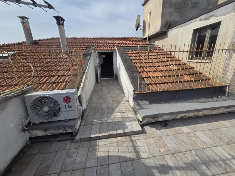 Appartamento ampia metratura, tra centro e mare, in quadrifamigliare, secondo ed ultimo piano + soffitta, senza ascensore. Divisibile in 2 appartamenti · foto 4