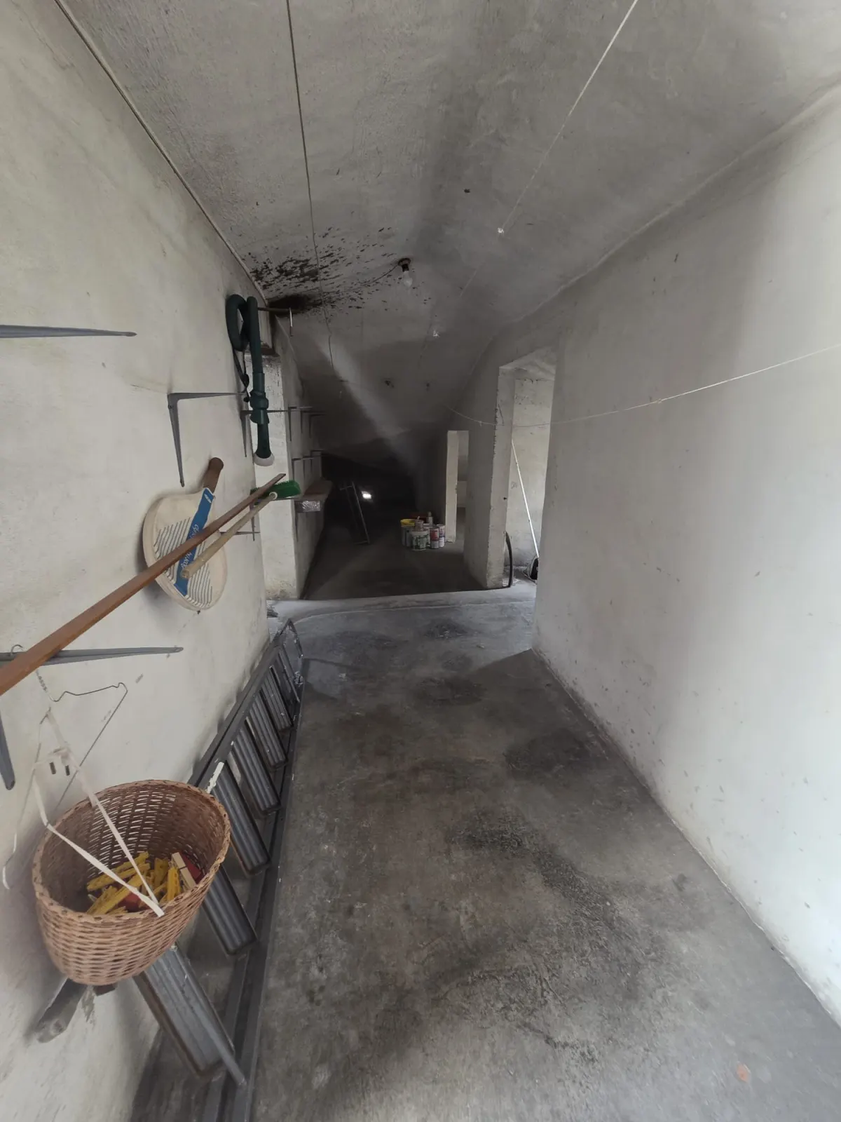 Appartamento ampia metratura, tra centro e mare, in quadrifamigliare, secondo ed ultimo piano + soffitta, senza ascensore. Divisibile in 2 appartamenti · foto 6