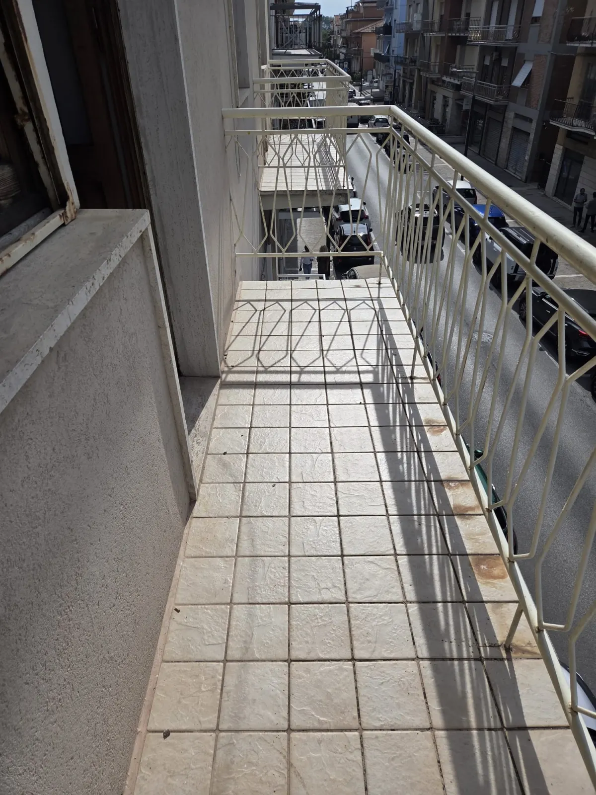 Appartamento ampia metratura, tra centro e mare, in quadrifamigliare, secondo ed ultimo piano + soffitta, senza ascensore. Divisibile in 2 appartamenti · foto 8