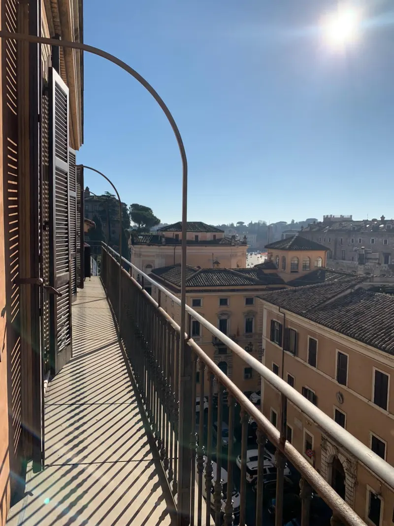 Attico con vista e lungo balcone · foto 3
