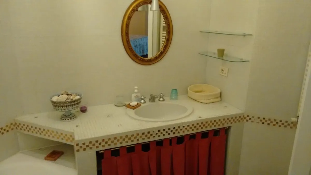 Residenza d'artista con giardino e posto auto · foto 12