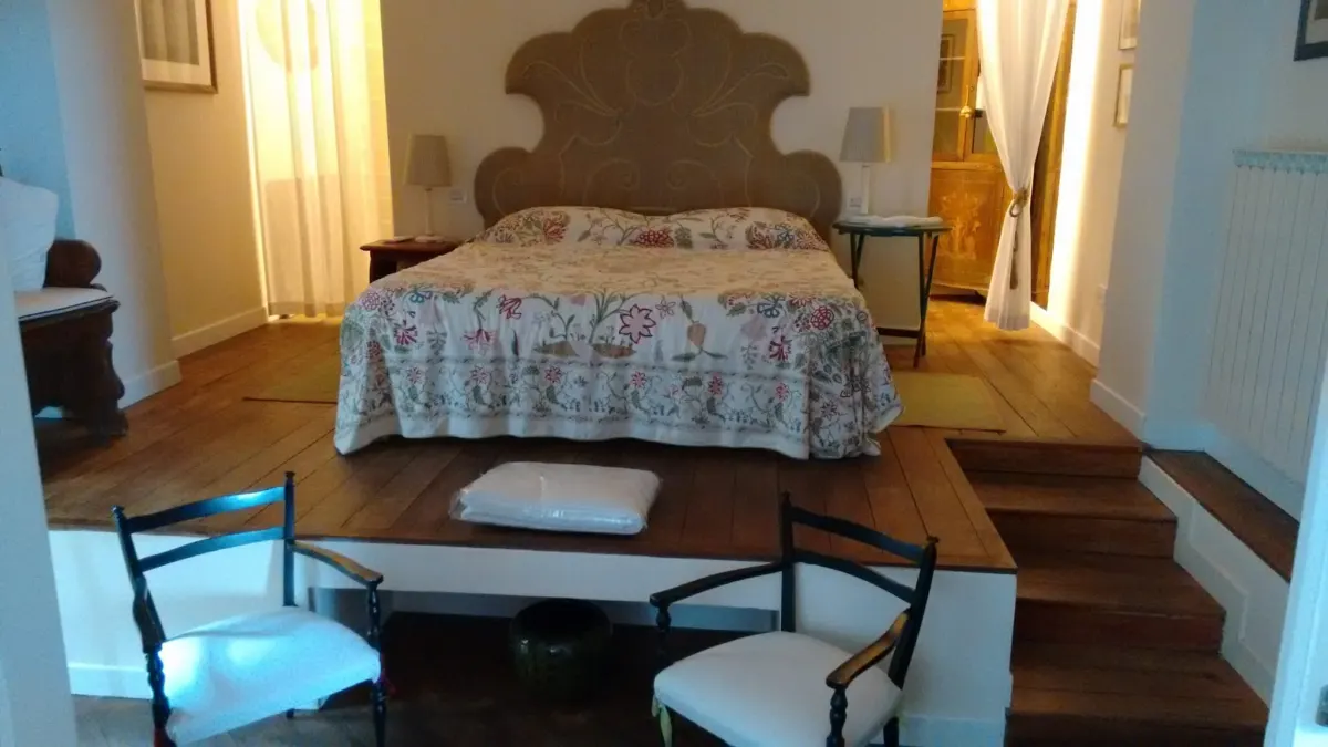 Residenza d'artista con giardino e posto auto · foto 8