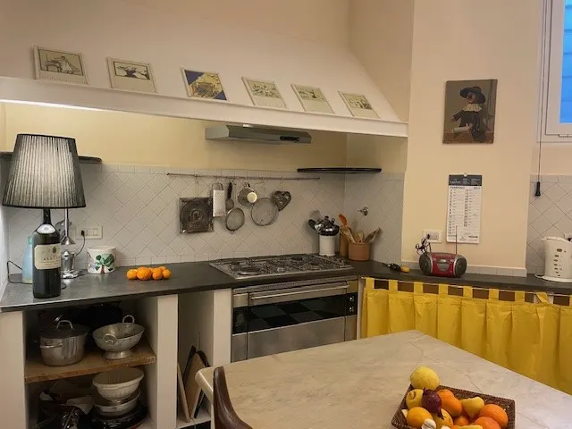Residenza d'artista con giardino e posto auto · foto 10