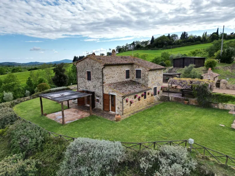 Casale con piscina e giardino · foto 3