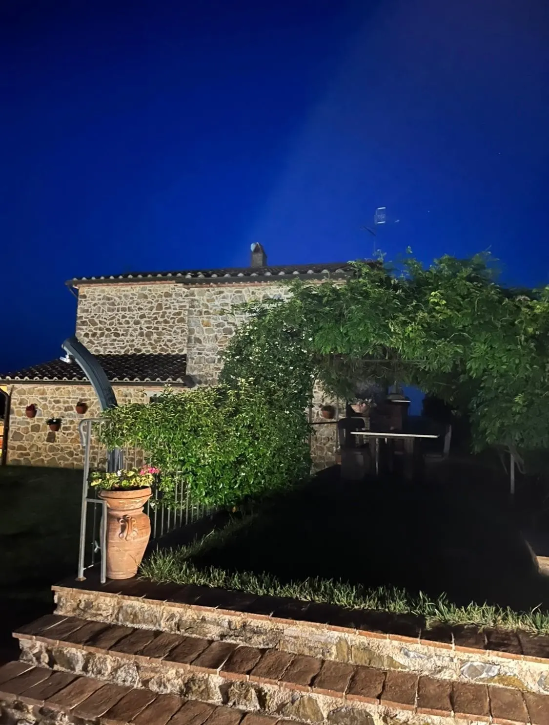 Casale con piscina e giardino · foto 21