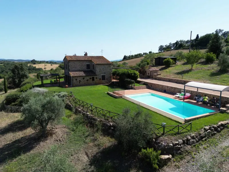 Casale con piscina e giardino · foto 5