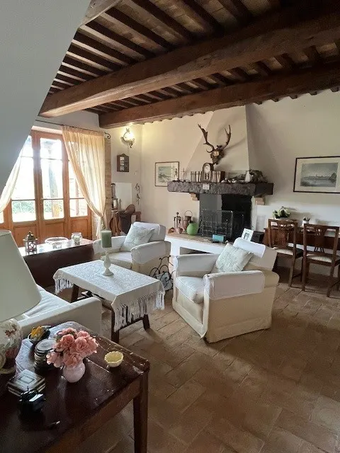 Casale con piscina e giardino · foto 8