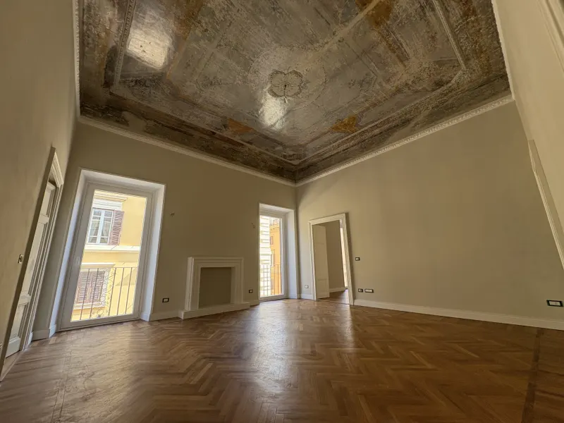 Via Genova attico ristrutturato con posto auto · foto 2