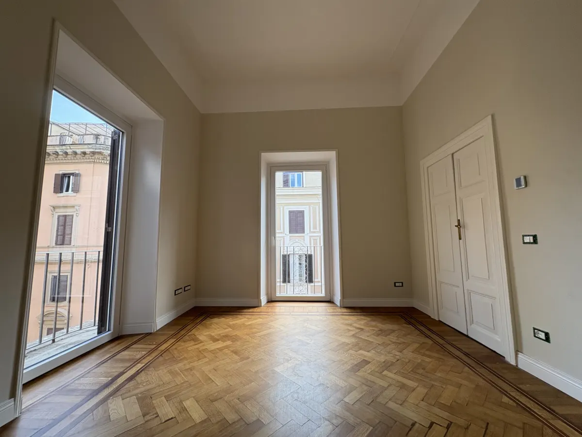 Via Genova attico ristrutturato con posto auto · foto 8