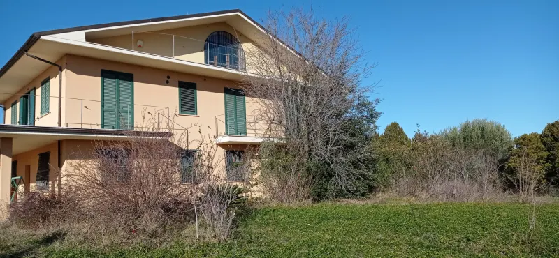 VILLA PANORAMICA CON AMPIO GIARDINO · foto 2