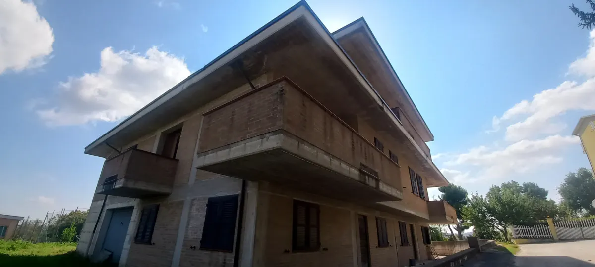 Porzione di villa bifamiliare · foto 11
