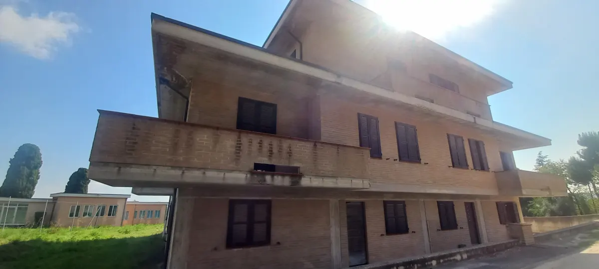 Porzione di villa bifamiliare · foto 9