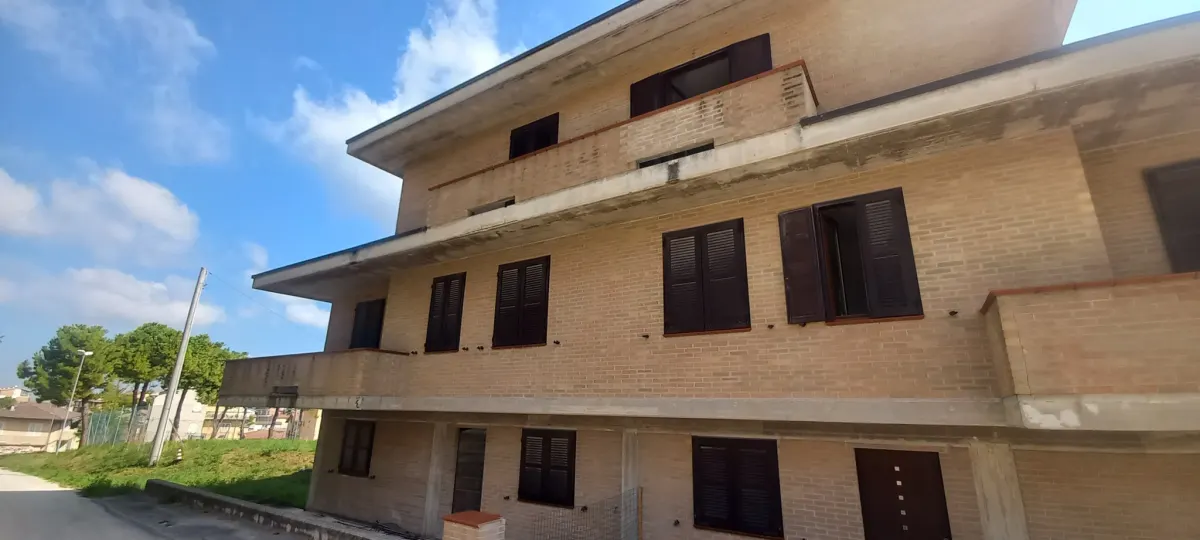 Porzione di villa bifamiliare · foto 10