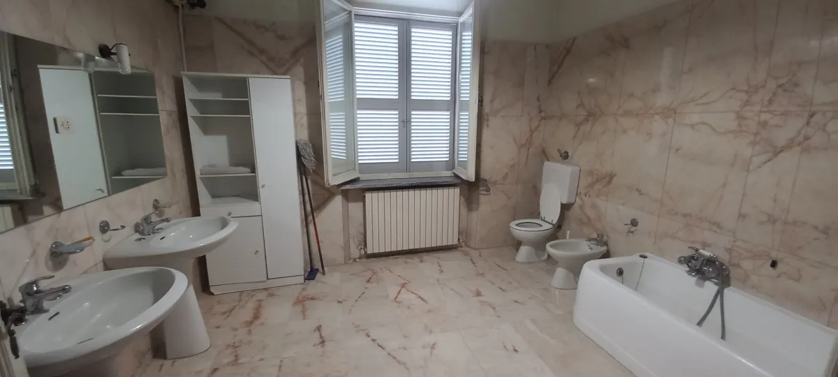 Appartamento arredato in palazzo signorile del centro storico · foto 7