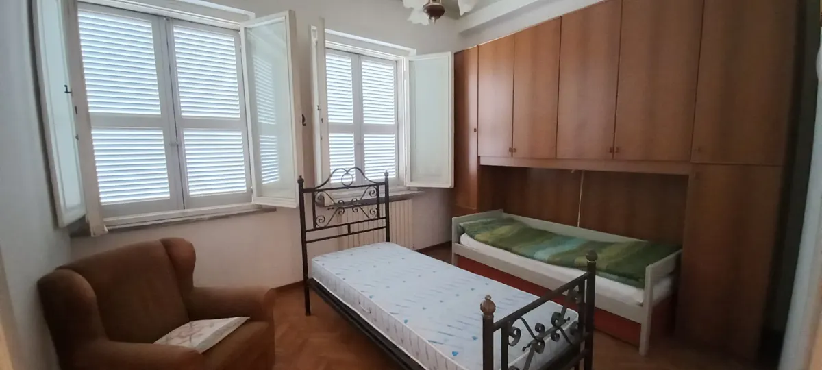 Appartamento arredato in palazzo signorile del centro storico · foto 9