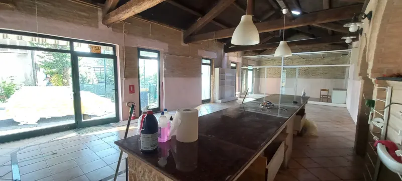 Negozio in punto strategico a Monte San Pietrangeli